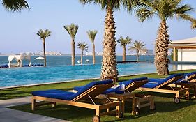 Doubletree By Hilton Jumeirah Beach Hotel 4*